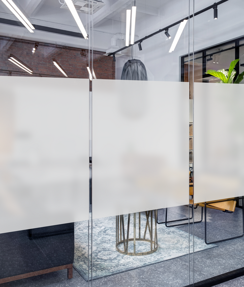 Transparent Milchglasfolie im Zuschnitt